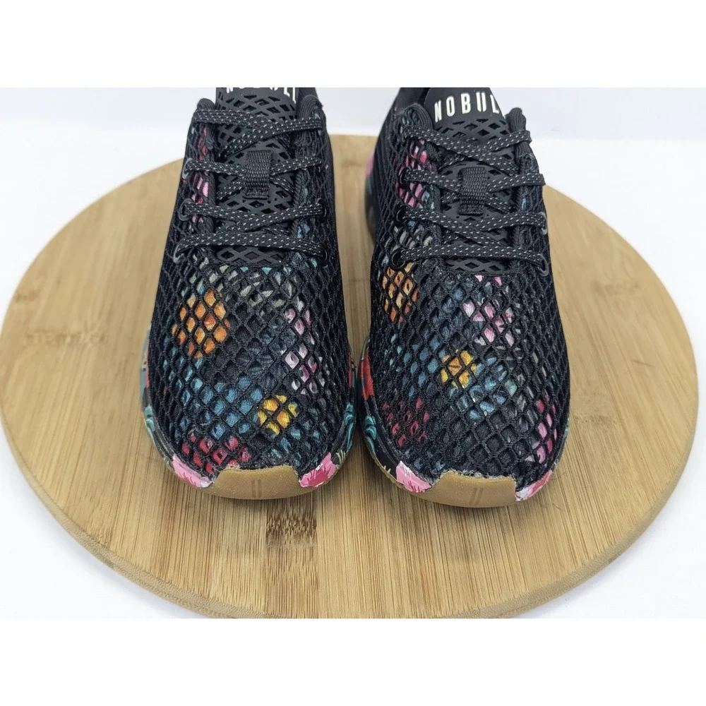 l Sneakers